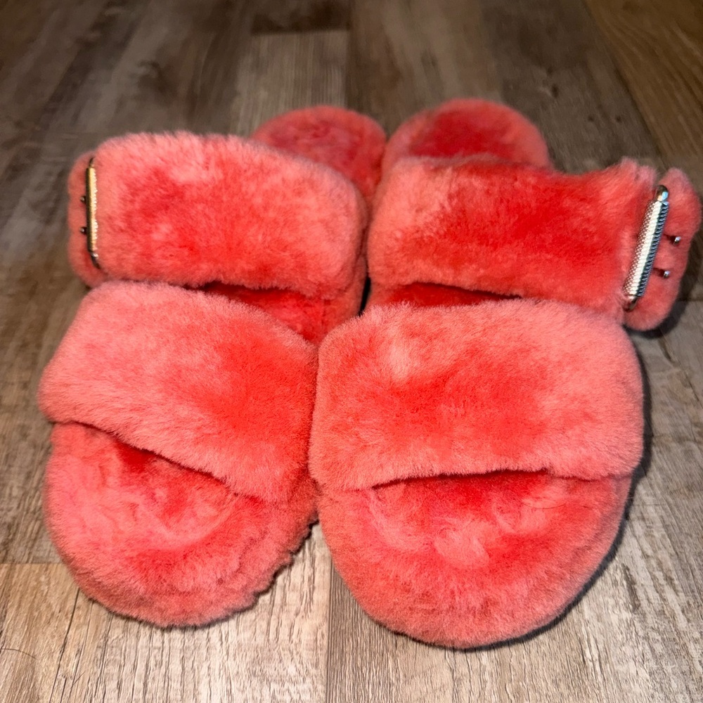 UGG Women's Fluffy Coral Slippers